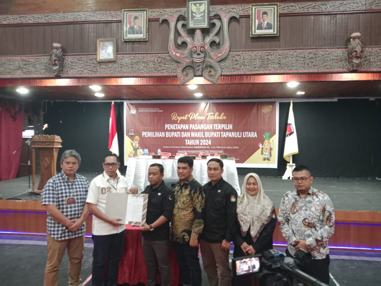 Penetapan KPU Calon Bupati/Wakil Bupati Tapanuli Utara Terpilih Tahun 2025-2030 di Gedung Sopo Partungkoan Tarutung