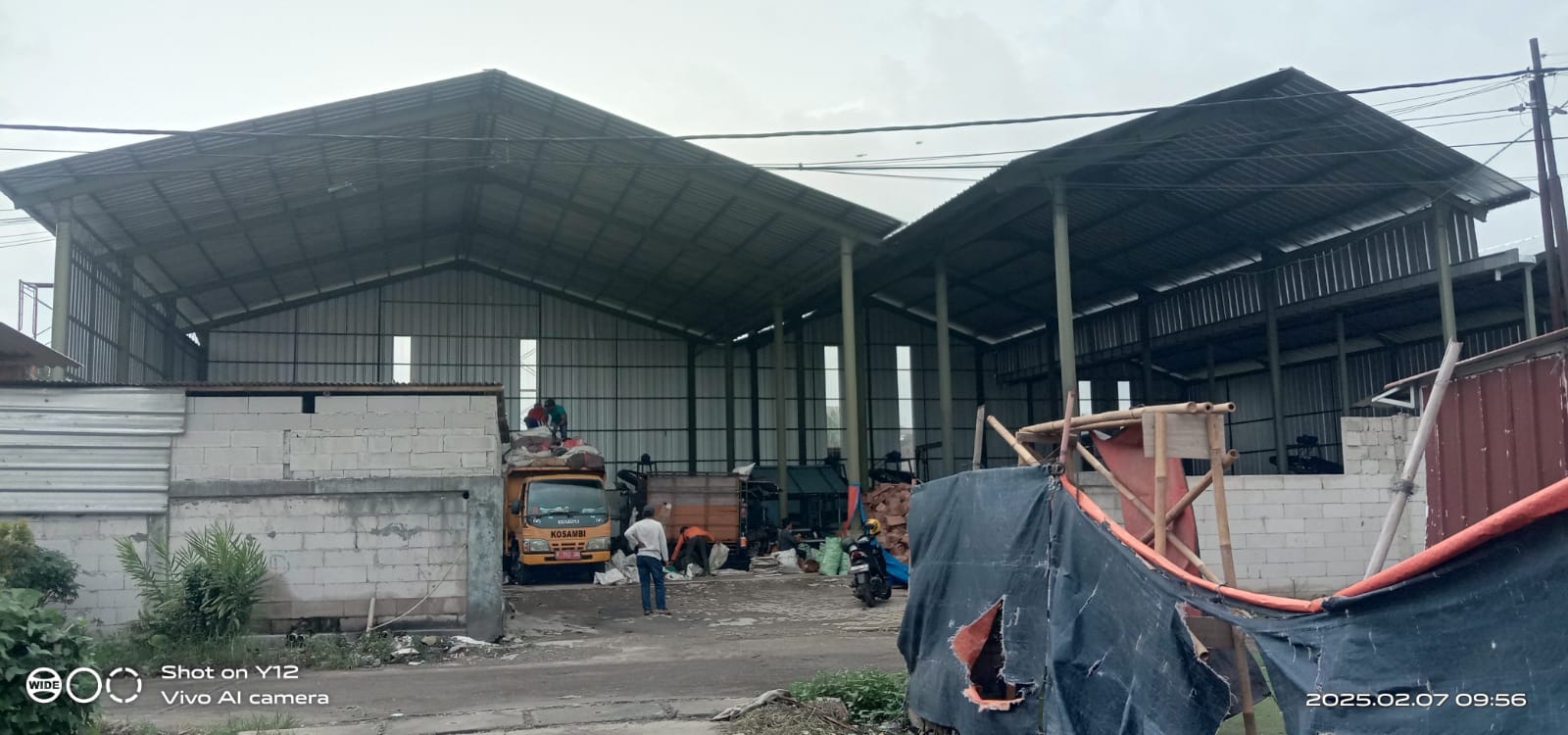 Pembangunan Hanggar TPS3R Kosambi Tidak Sesuai RAB, Diduga Perencanaan DLHK Kabupaten Tangerang Tidak Matang