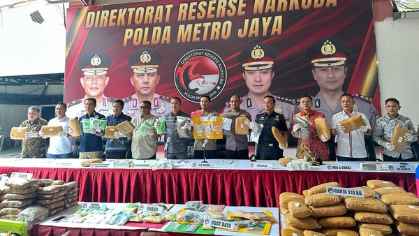 2 Bulan Operasi, Polda Metro Jaya dan Polres Jajaran Tangkap 1.244 Pelaku Narkoba dan Bandar
