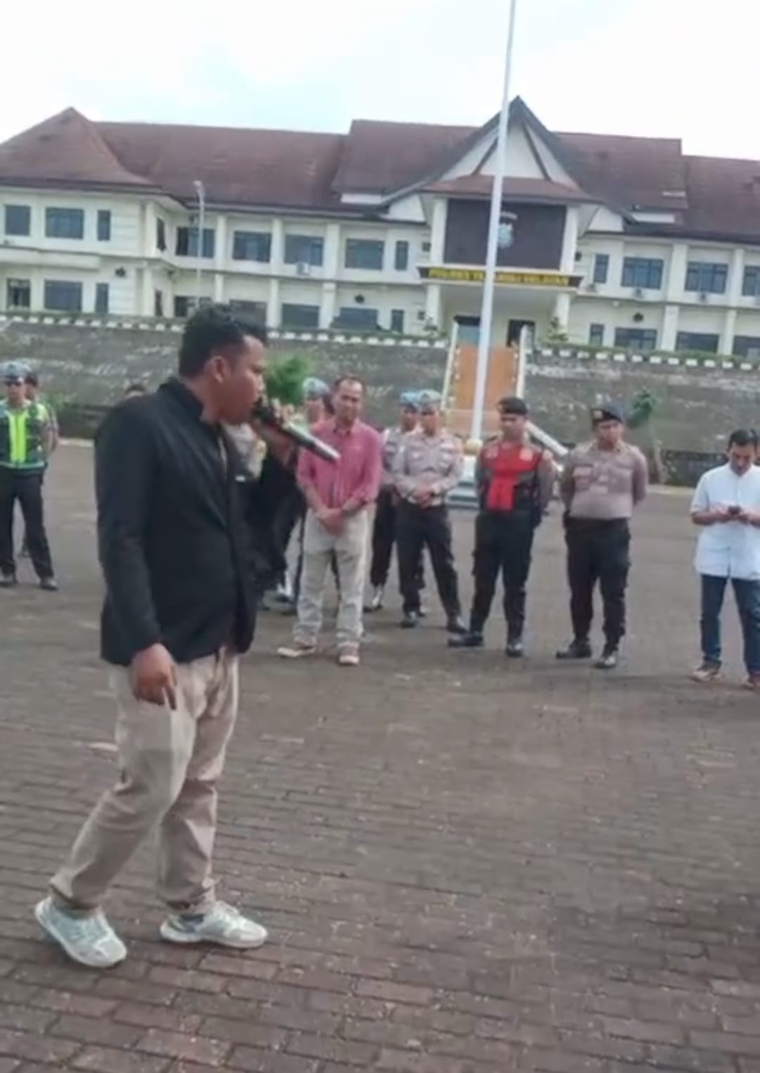 LSM DAMI DPD Sumut Demo di Mapolres Tapsel, Minta Oknum Polisi Diduga Backing Bandar Togel Dipecat
