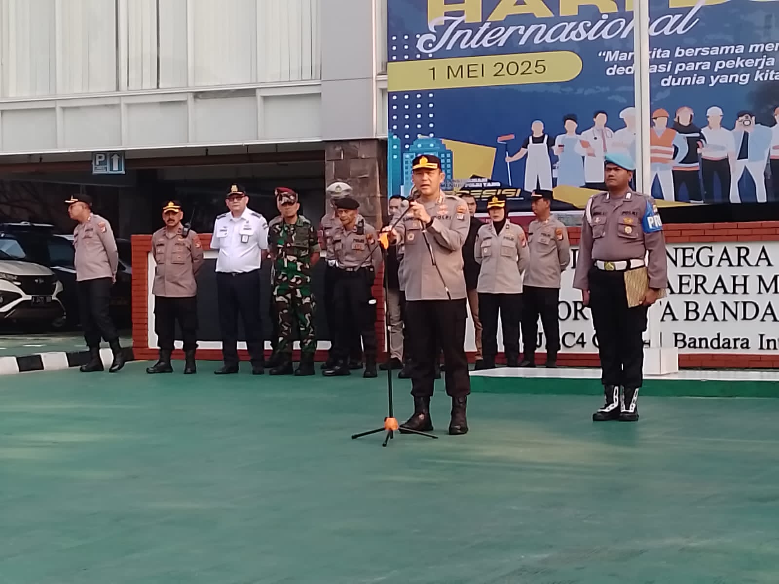 Apel Gabungan Danramil 02/Btc Bersama Kapolres Bandara Soetta Pengamanan May Day