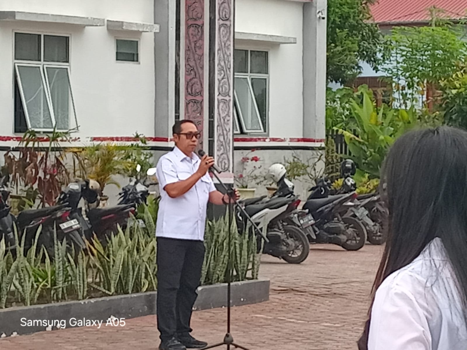Bupati Taput Pimpin Apel Pagi di Dinas Pendidikan dan Kebudayaan, Tekankan Kualitas Layanan dan Program Pendidikan