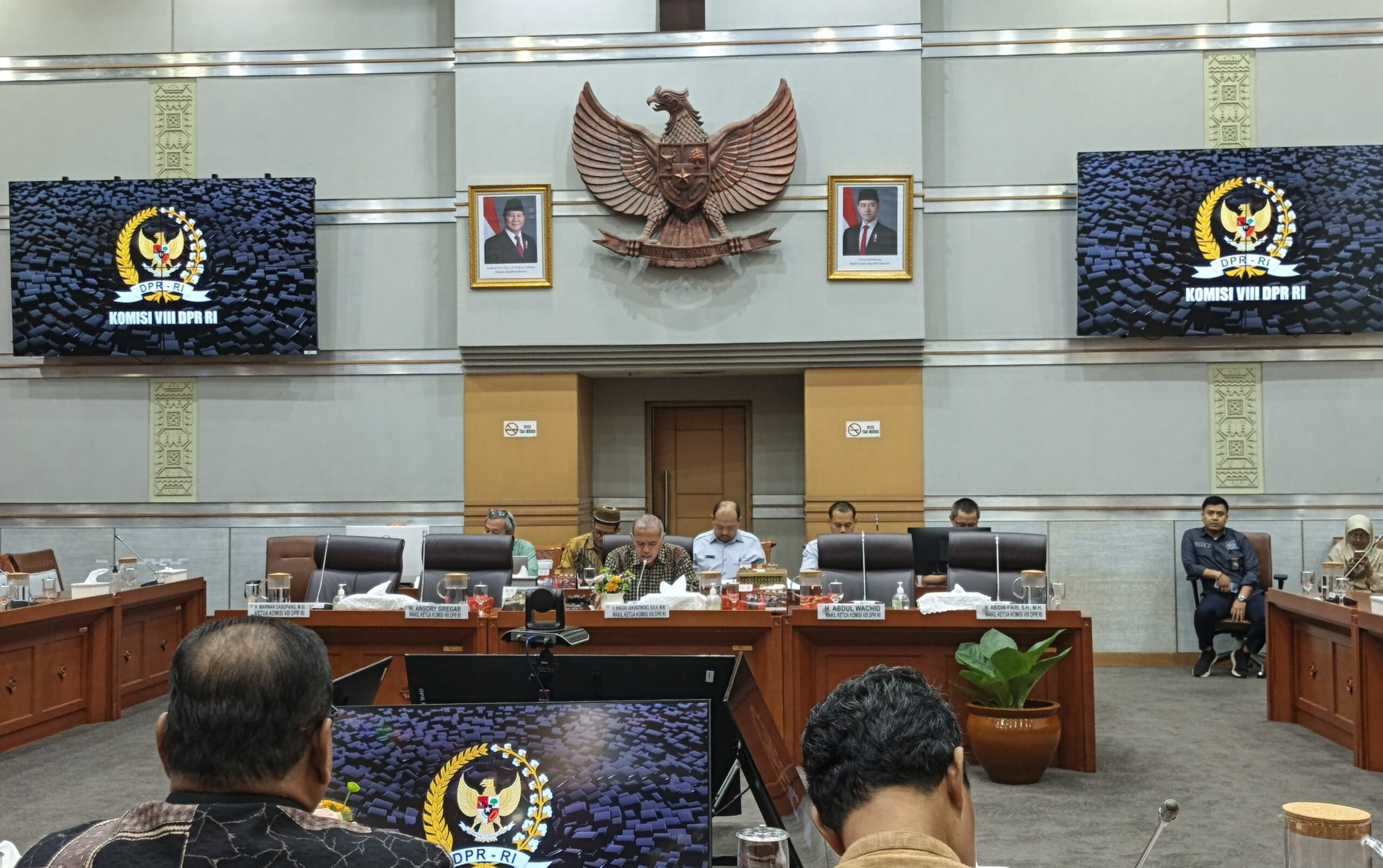 Tanggapi Aduan Yatmi bin Alin bin Embing Mengenai Pembongkaran Makam Wakaf, Komisi VIII DPR RI Gelar RDPU